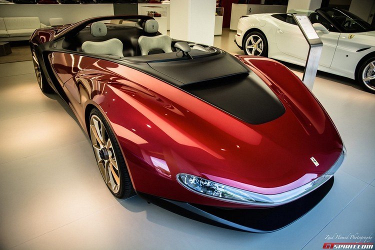 dyraste bilar italienska modeller från ferrari med strålkastare utan vindruta
