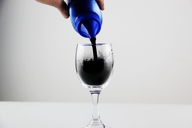 bläck-fläck-borttagning-skrivare-bläck-vin glas-färg pigment