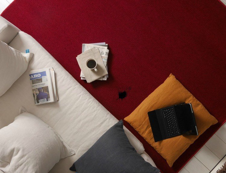 bläck-fläck-borttagning-tips-hårspray-matta