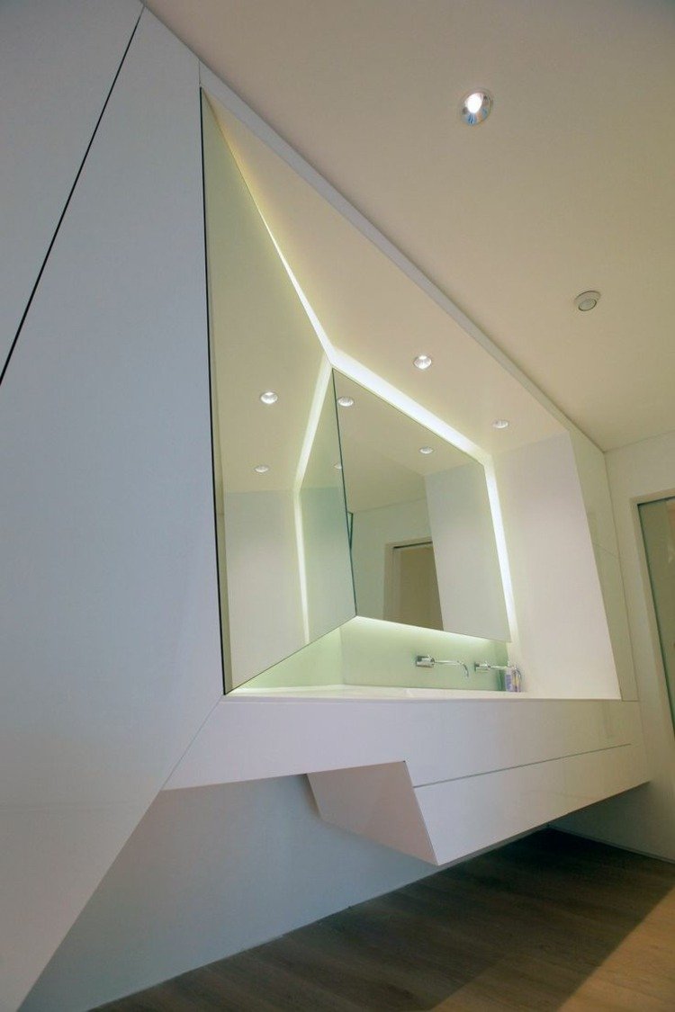 ovanlig-möbler-badrum-fåfänga-spegel-futuristisk-idé