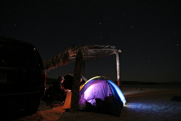 Campingstrand på natten belysning idéer
