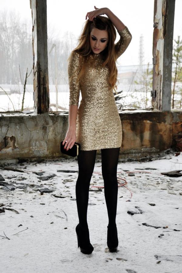 perfekt silverster outfit 2015 silverster outfit 2015 klänning guld paljetter svarta skor