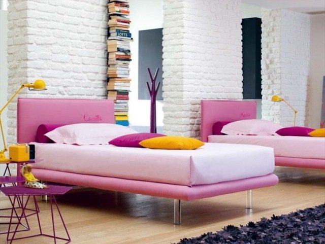 Barnrumsfärger rosa barnsäng-metallben rosa-textilier-BILLO-Bonaldo