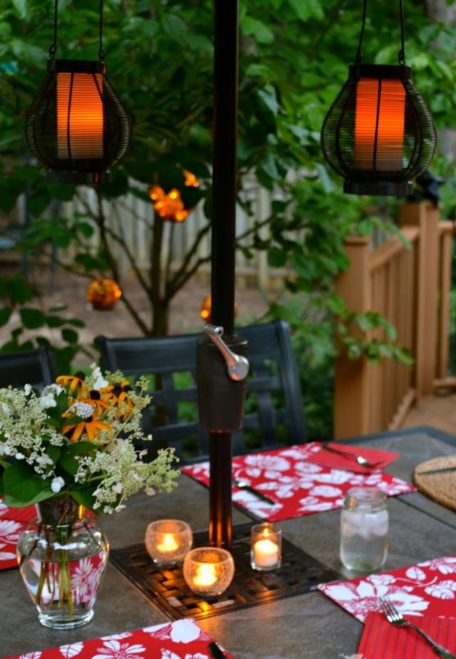 tips sommarfest stämning ljus bordsmattor blommönster