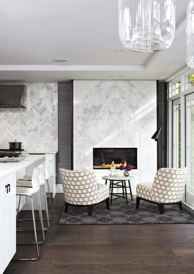 Etanol-eldstad-inbyggd-i-eldstad fasad-väggbeklädnad-marmor-vit