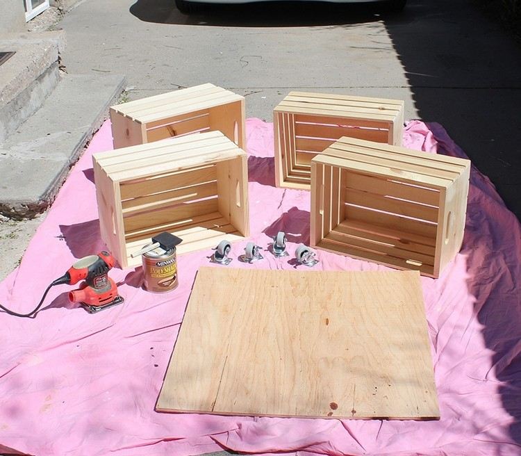 Bygg ett bord av vinlådor-material-trälådor-plywood
