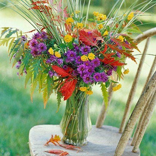 Blommor från trädgårdsdekorationsbordet
