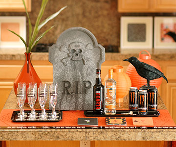 dekoration halloween fest idéer cocktailbar gravsten korpar