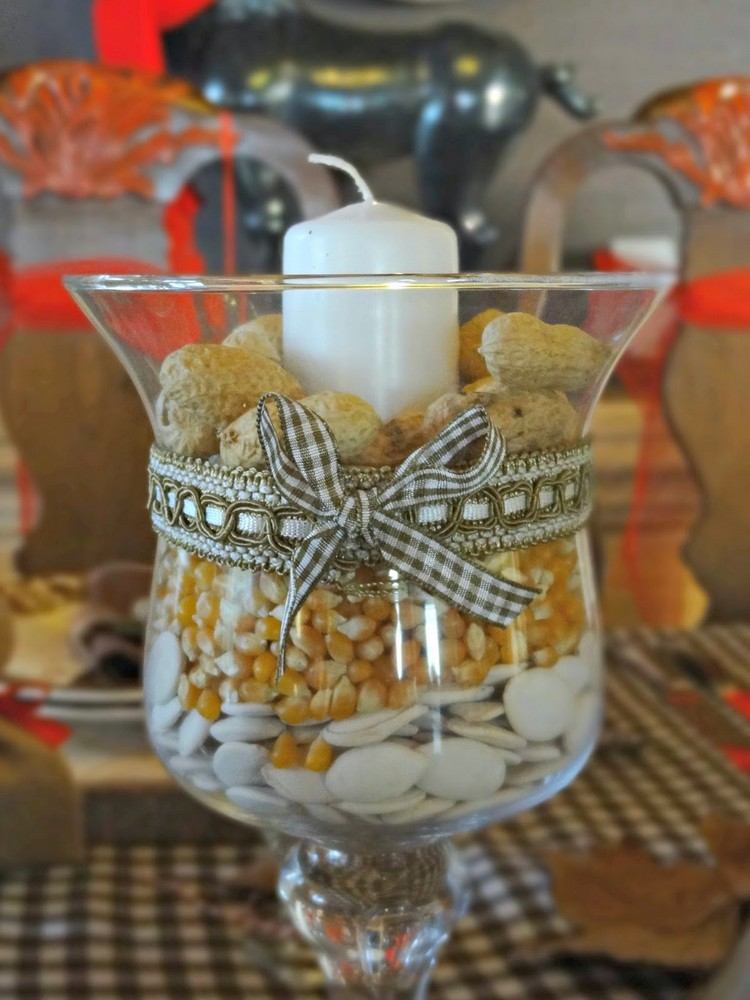 bordsdekoration-höst-hemlagad-glas-ljushållare-majs-jordnötter fyllda