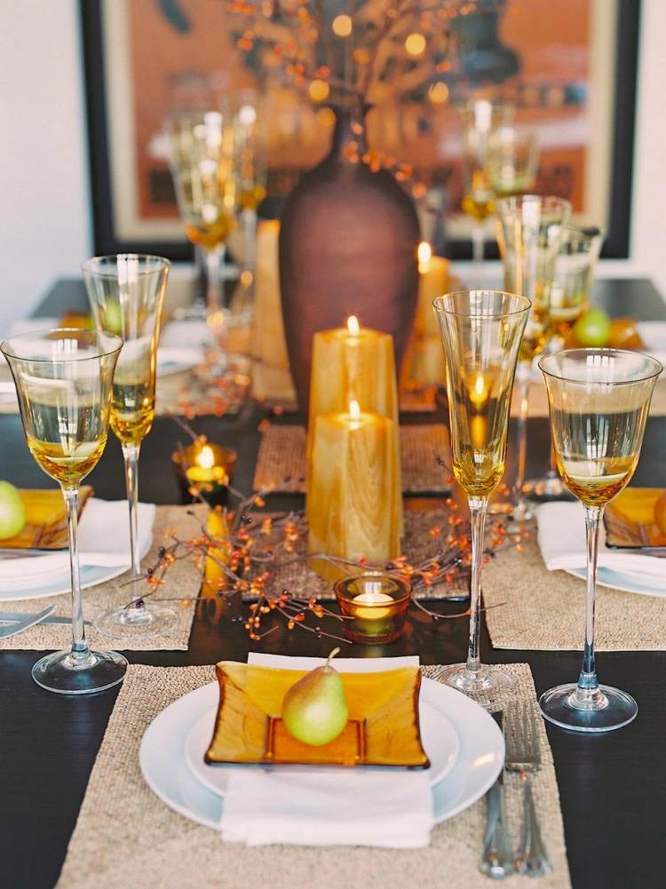 bordsdekoration-höst-hemlagad-modern-orange-glas-kvistar-windlchter-liten päron