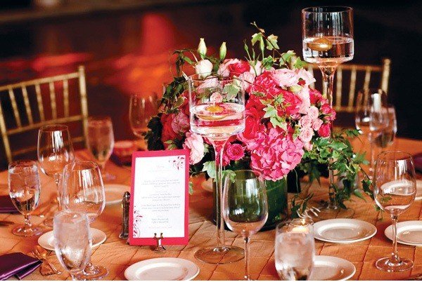Förlovning familj firande bord dekoration idéer blommor