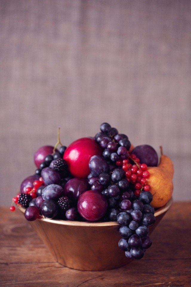bordsdekoration-bär-tå-bröllop-höst-skål-frukter