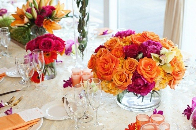 Sommarblommor rosor kristall vas dekorera bord fantasifullt