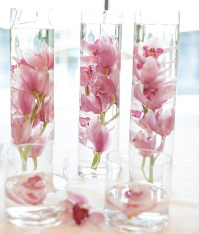 Glas vårrosa blommor arrangemang idéer