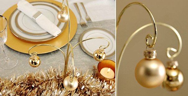 bordsdekorationer för julens gyllene bollar trädkrans
