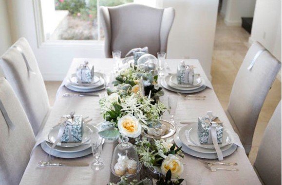 bordsdekoration jul silver blommarrangemang mittgåvor