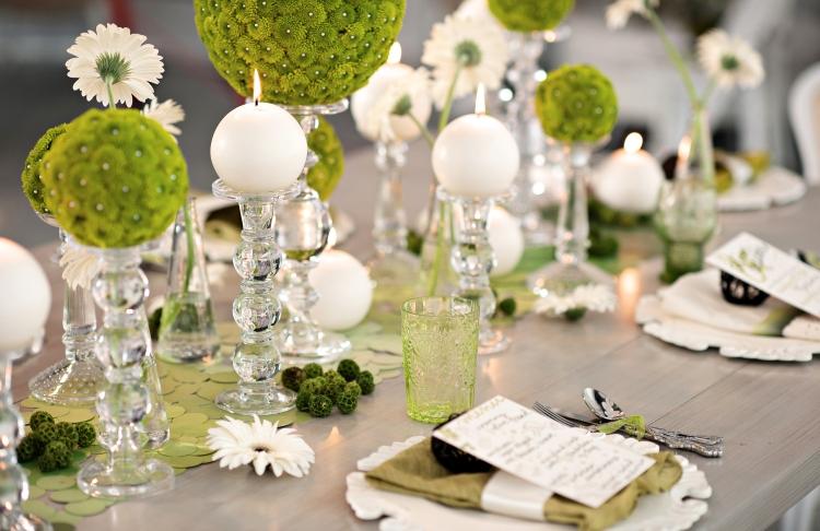 Bröllop-bord-dekoration-grönt-vitt-fräscht-modernt