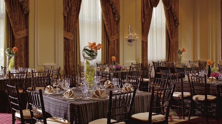 Bröllop-bord dekoration-idéer-bilder-vik-servetter