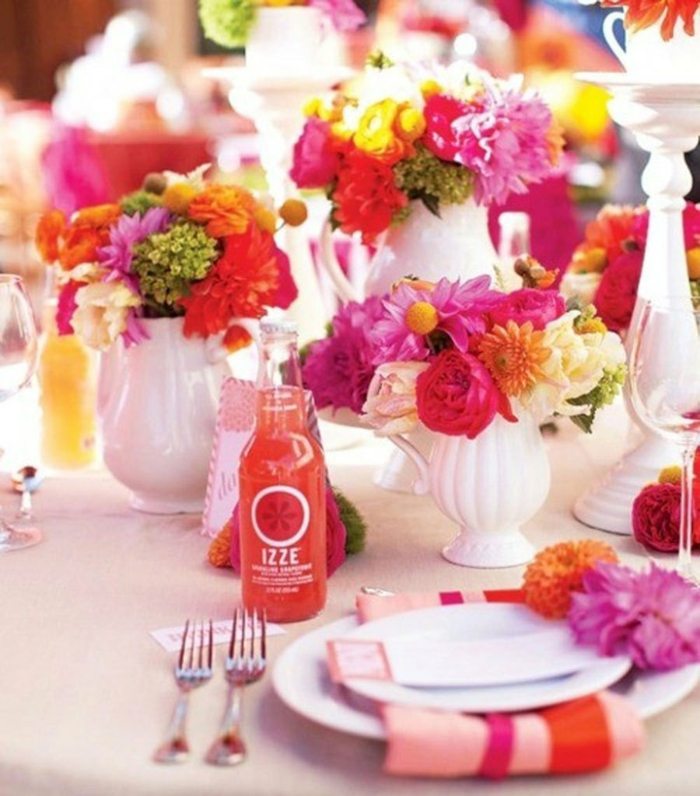 färgglada bordsdekorationer vår sommar bröllop idé varma färger