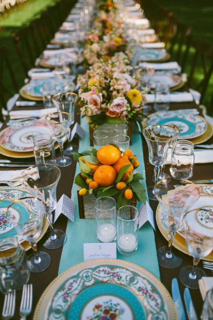 ljusblått dekorationsbord bröllop apelsiner fina porslin
