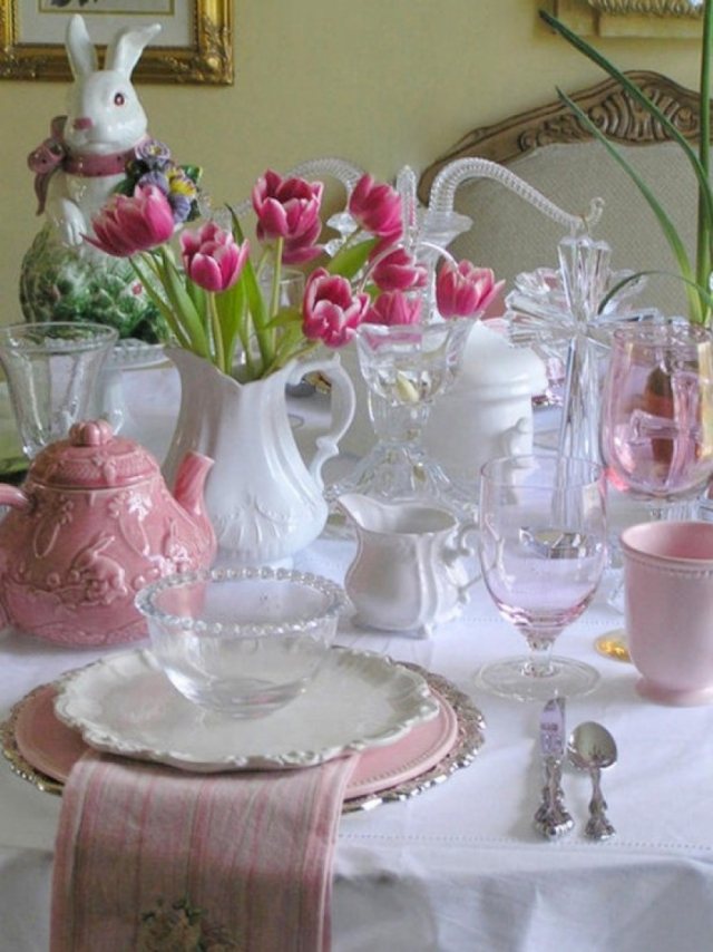 delikat dekorationsbord rosa färg porslin vas blommor original