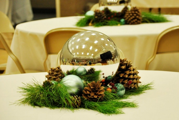 bordsdekoration för julglas boll tallkotte grenar boll turkos