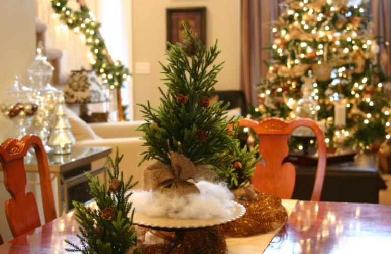 bordsdekoration för jul mini gran tallkottar rustika