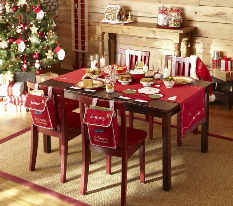 bordsdekorationer för julröda stolpåsar bordslöpare julgran