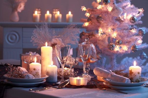 bordsdekorationer för jul vitguld ljus julgran