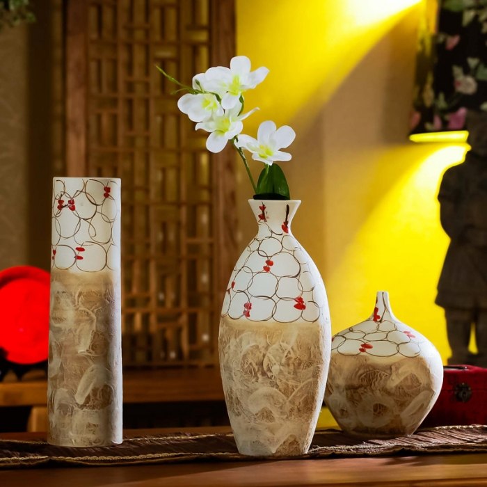 hemtillbehör-duk-bord-vaser-keramik-modern-minimalistisk