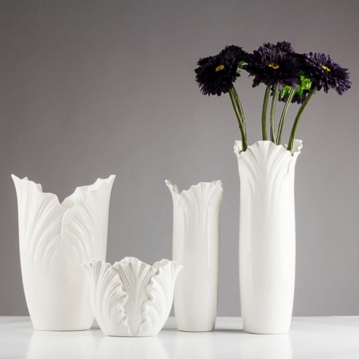 Med-vaser-dekorera-keramik-vit-modern-set-brev-hem-tillbehör-glasad