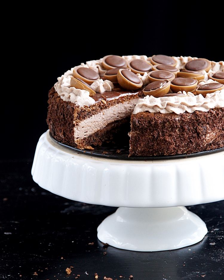 Grädda Toffifee -kakan med smörkrämfyllning