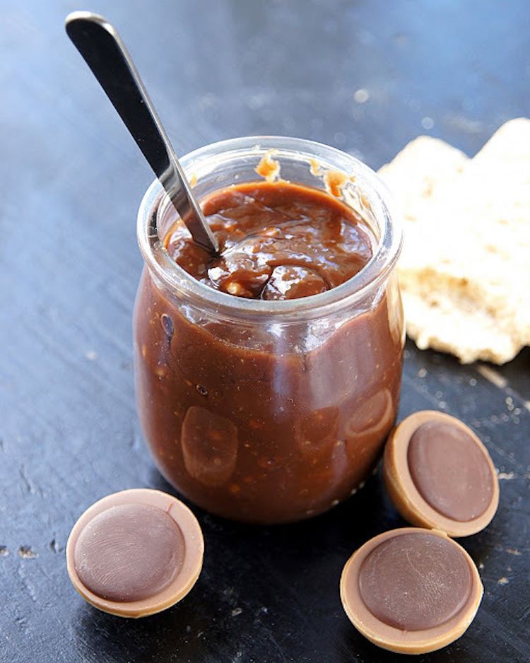 Förbered Toffifee Cream för tårtkaramellfyllning själv