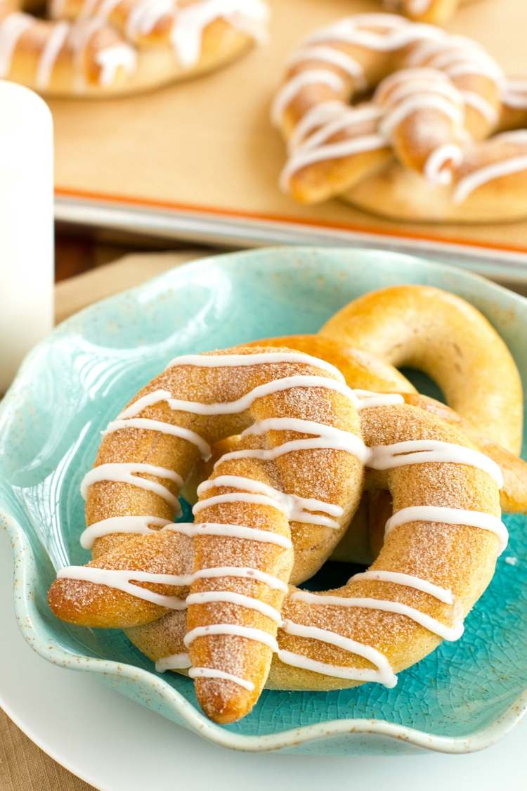 karneval-recept-kringlor-jästdeg-barn-bakning-recept-dagis