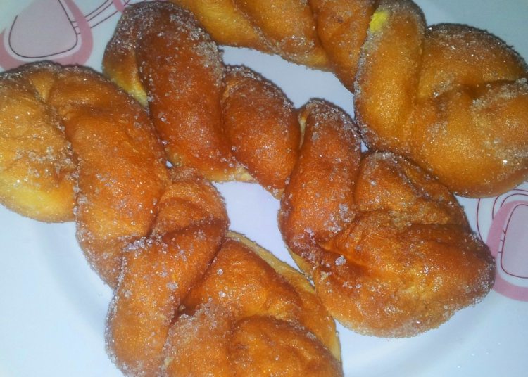 karneval-recept-kamerun-lav-kvark-bakverk-läckra-bakverk