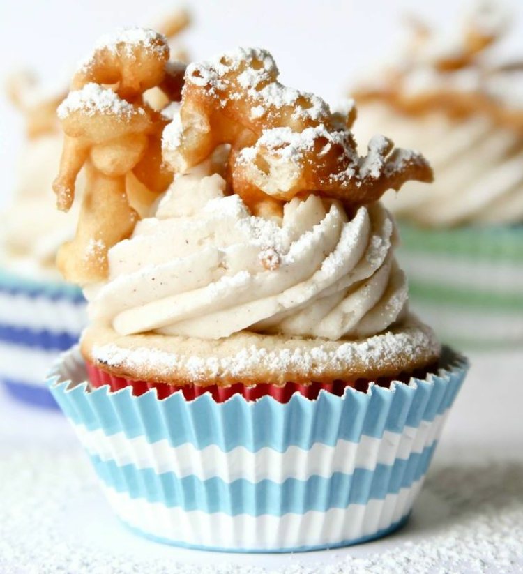 karneval-recept-cupcakes-topping-cameroon-deco-mini