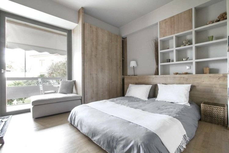 ljudmöbler-sovrum-trä-grå-vita-sängkläder