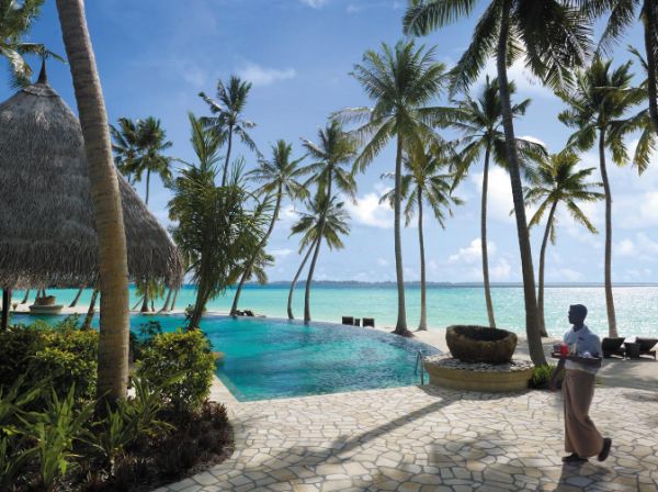 Luxury Resort Tropical 5-Star Shangri-La Pool Maldives Terrace-Wellness Spa