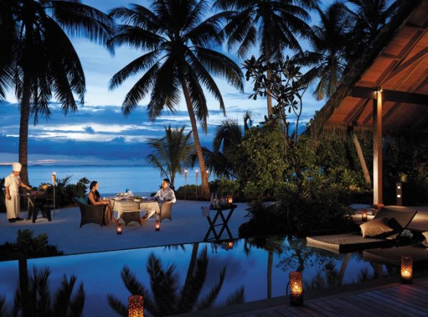Infinity pool visa hotellfaciliteter världens bästa Shangri-La resort-lyxiga reseställen -Maldiverna