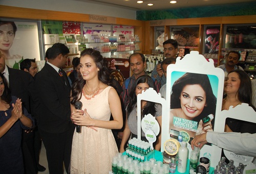 Dia Mirza χωρίς μακιγιάζ 10