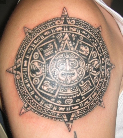 Δημιουργικός σχεδιασμός τατουάζ Αζτέκων