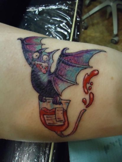 Hauska bat tatuointi suunnittelu
