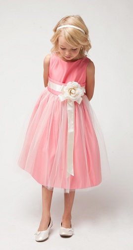 Ροζ σατέν φόρεμα