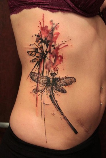 Dragonfly Under Boob Τατουάζ