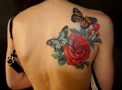 abstrakti ruusu tatuointi