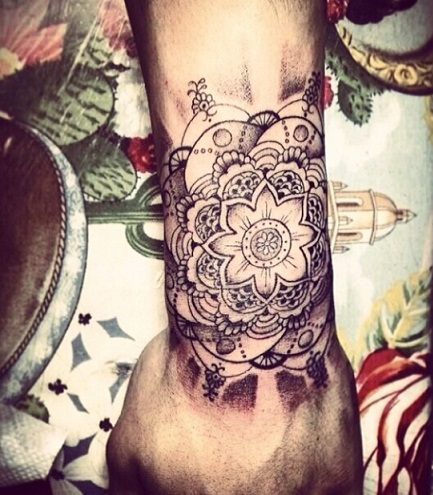 Σχέδια τατουάζ Sparkling Flower Zayn