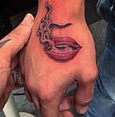 Θαυμάσια σχέδια τατουάζ χεριών Zayn Malik