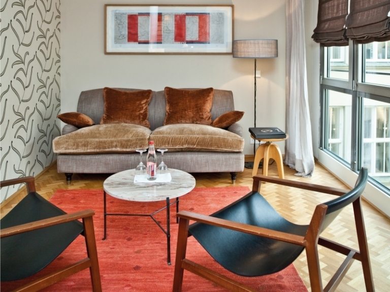 design-hotell-tyskland-cortina-muenchen-zimmer-soffa-50-talsstil