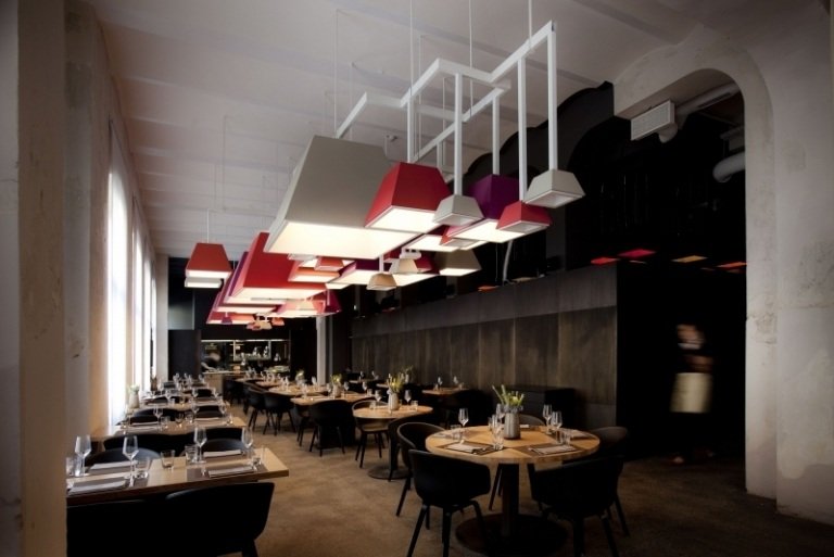 Designhotell i Tyskland -beckers-trier-restaurant-black-tables