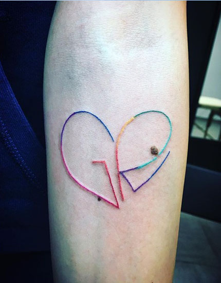 Πολύχρωμα γράμματα G σχέδια τατουάζ